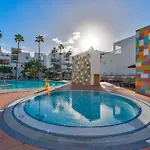 Apartment Exclusive 2bedrm Aircon 200m *