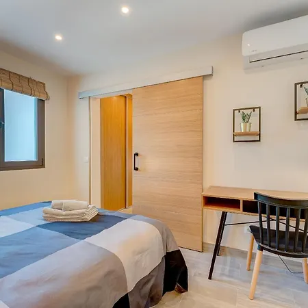 Exclusive 2bedrm Aircon 200m Appartamento