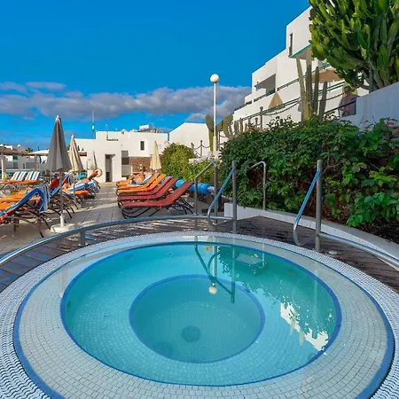 Exclusive 2bedrm Aircon 200m Lejlighed *